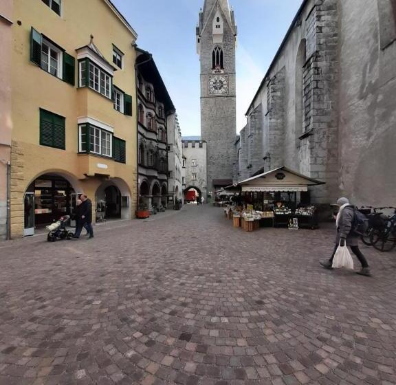 پانسیون Fn & Company