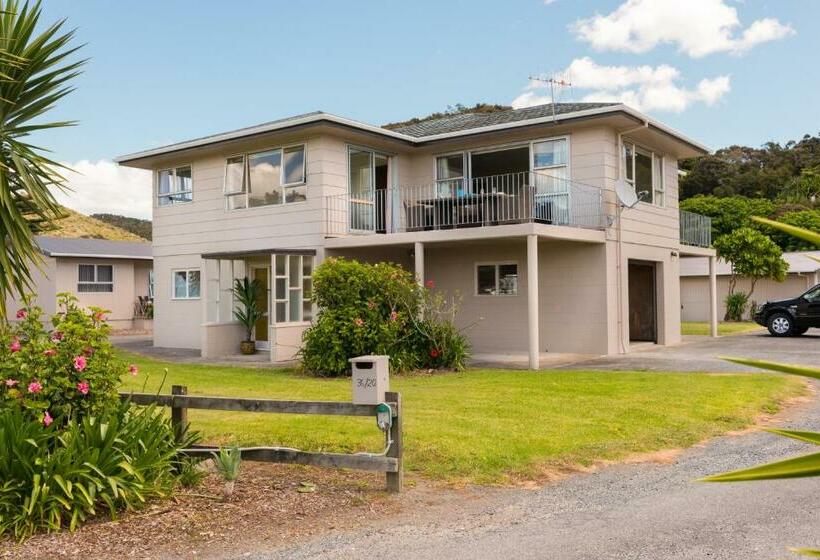 Waitangi Beach House