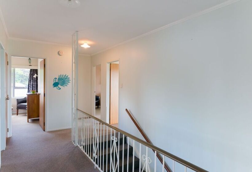 Waitangi Beach House