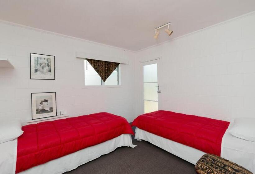 Waitangi Beach House