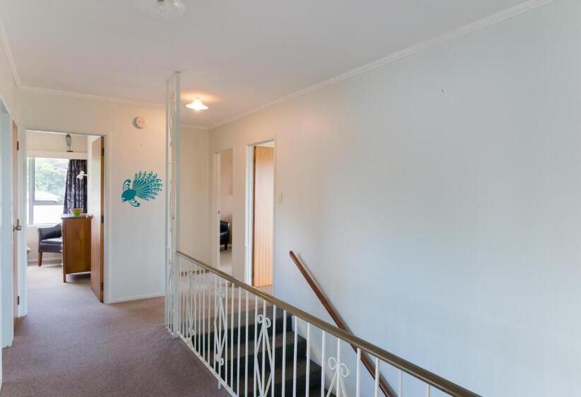 Waitangi Beach House