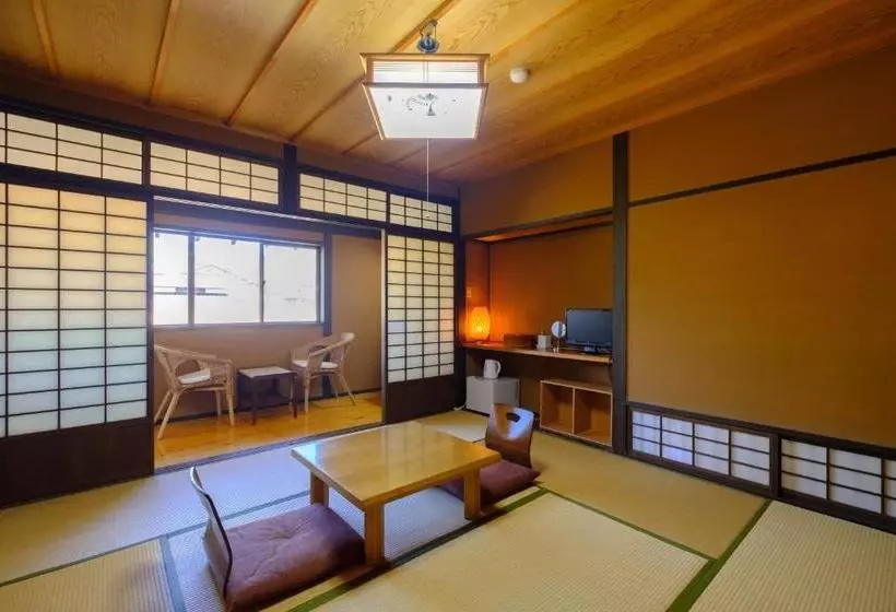 Yufuin Ryokan Tadaima