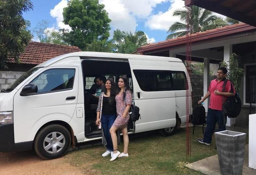 مبيت وإفطار Seasons Villa