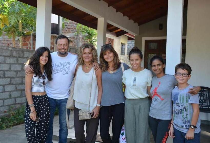 مبيت وإفطار Seasons Villa