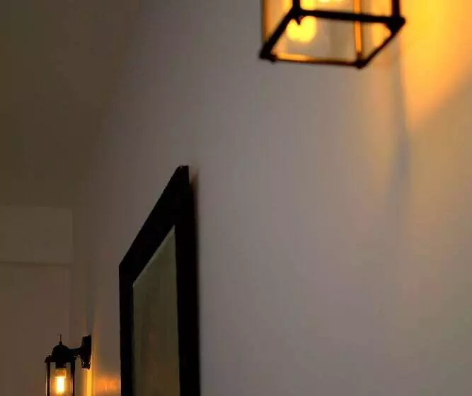 تختخواب و صبحانه Seasons Villa