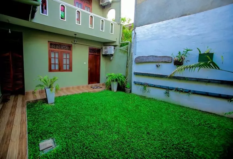 Frangipani Motel