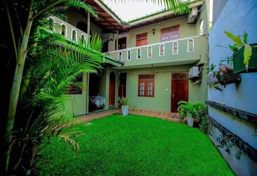 Frangipani Motel