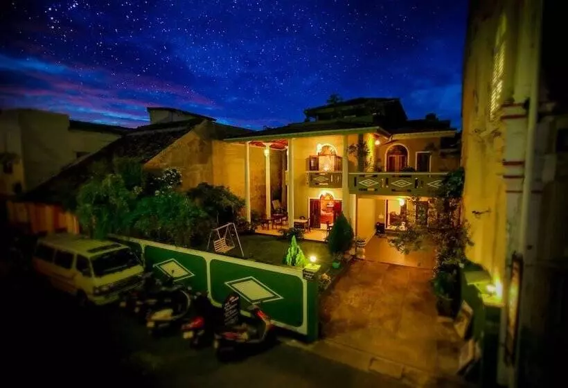 Frangipani Motel