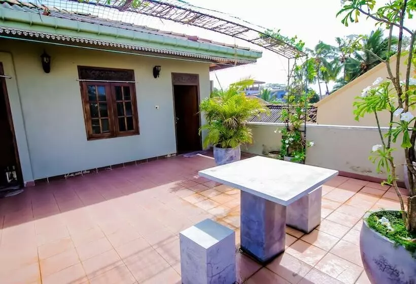 Frangipani Motel