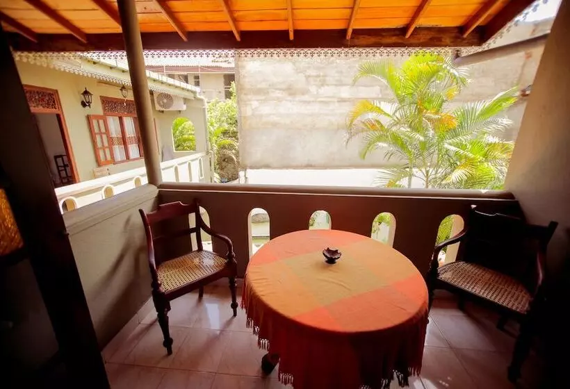 Frangipani Motel