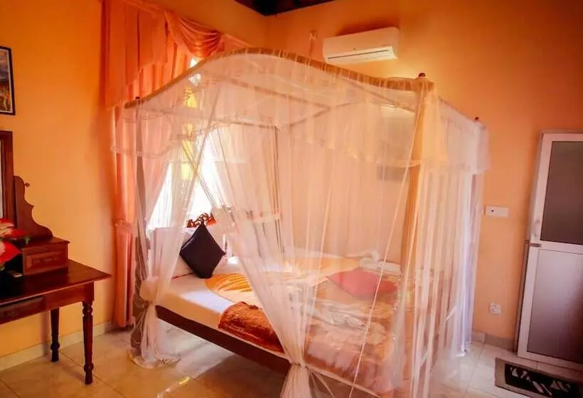 Frangipani Motel