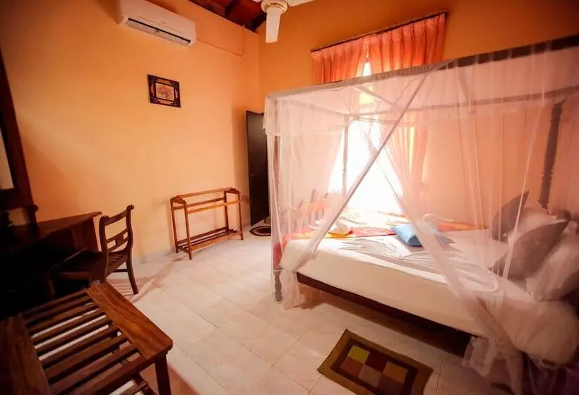 Frangipani Motel
