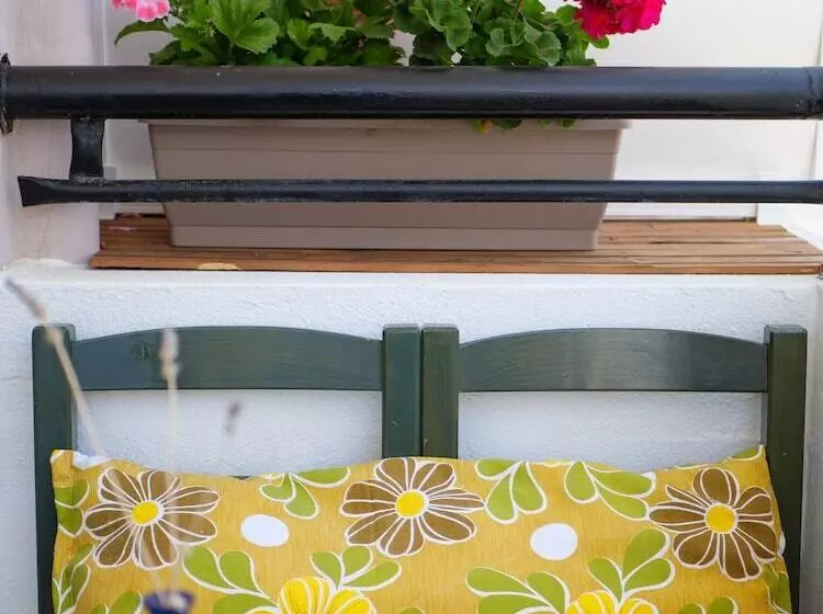 Happiness Apartments