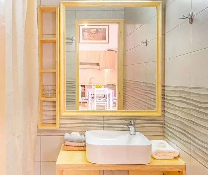 Happiness Apartments