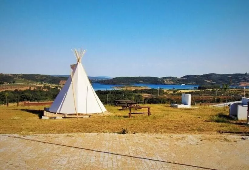 Hotelli Monte Do Azibo   Caravan Park