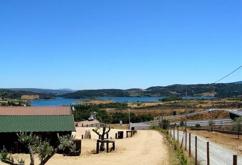 Hotelli Monte Do Azibo   Caravan Park