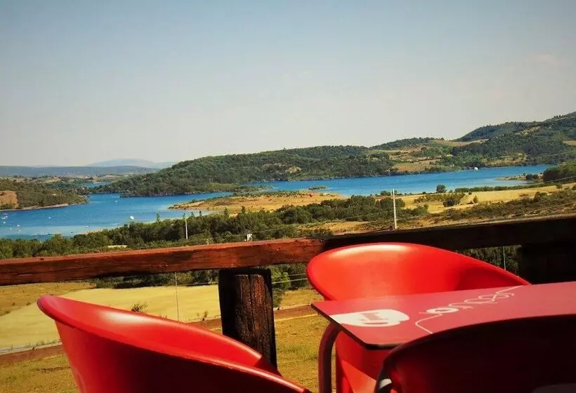 Hotelli Monte Do Azibo   Caravan Park