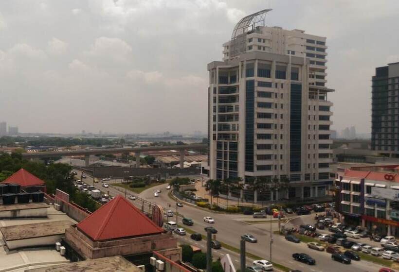 בית מלון כפרי Sri Puchong