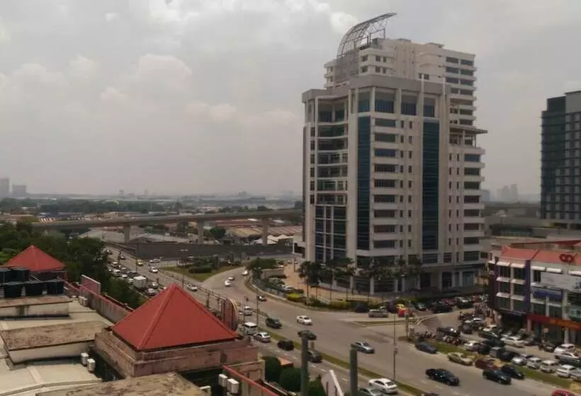 هتل Sri Puchong
