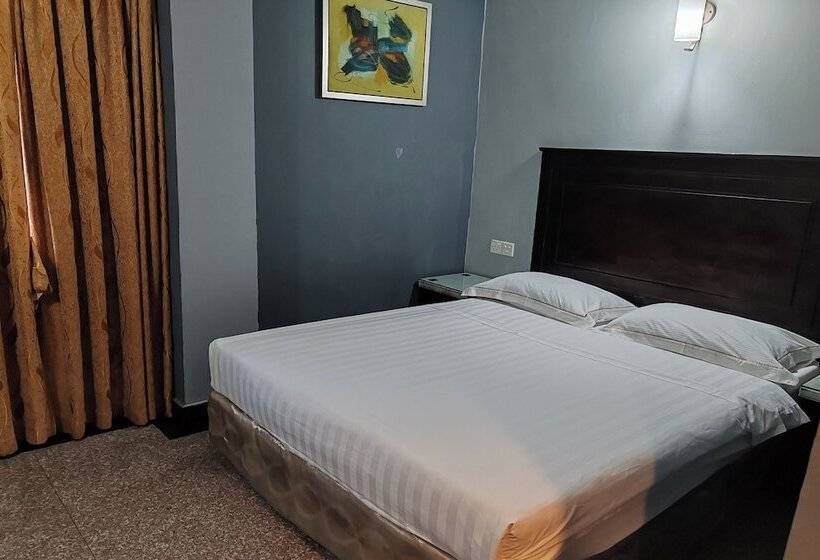 בית מלון כפרי Sri Puchong