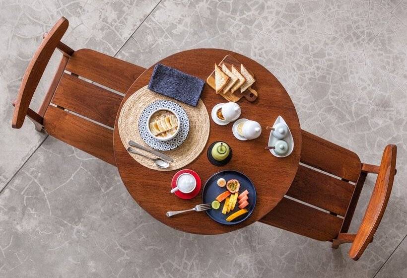 ホテル The Sandhya