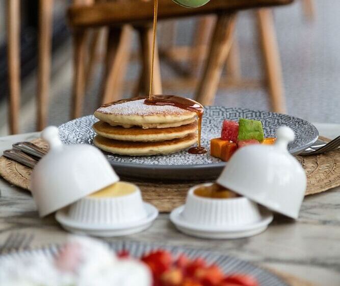 ホテル The Sandhya