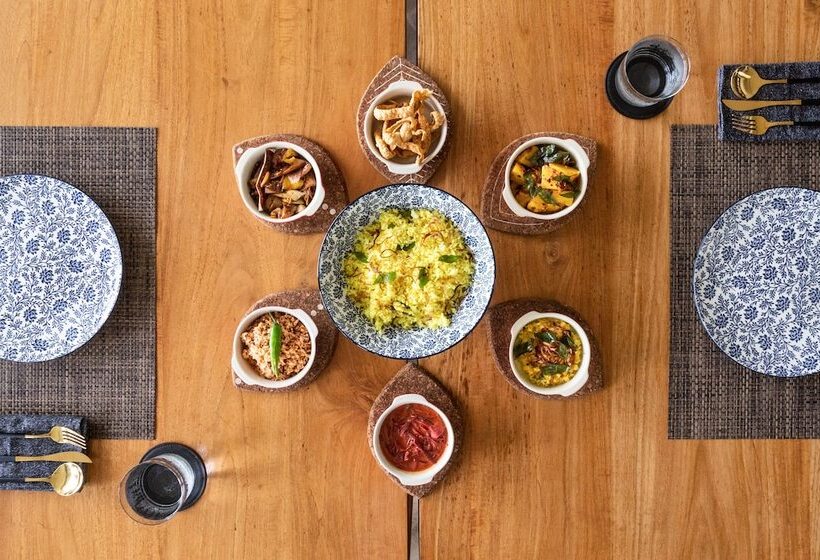 ホテル The Sandhya