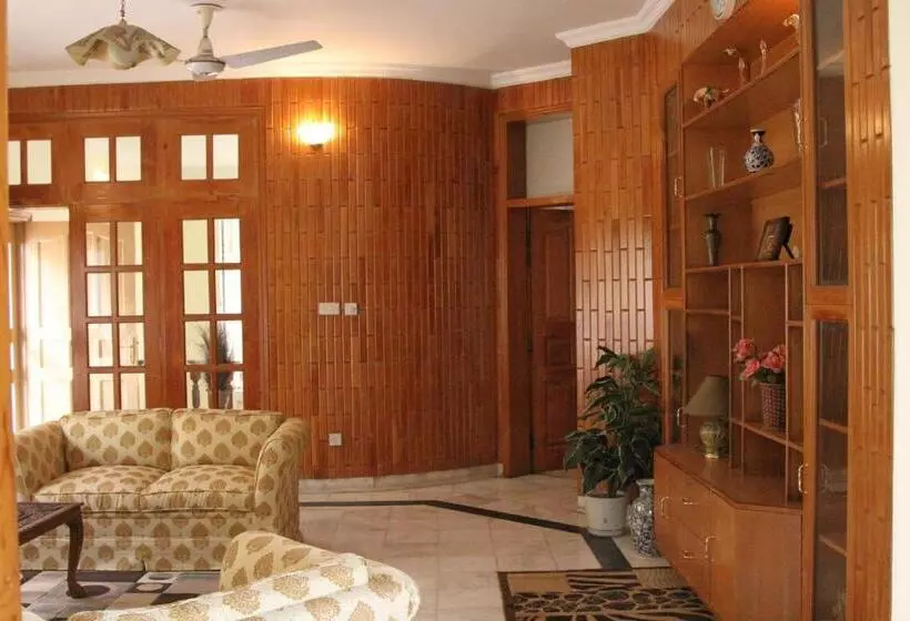 پانسیون Delano Guest House
