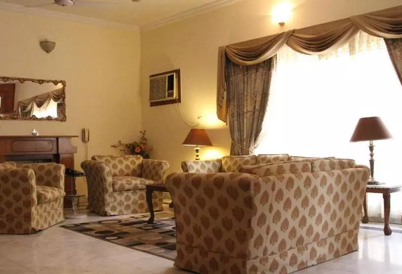پانسیون Delano Guest House
