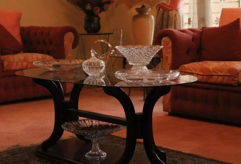 پانسیون Delano Guest House