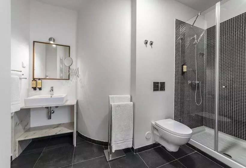 Pensão Tesouro Da Baixa By Shiadu