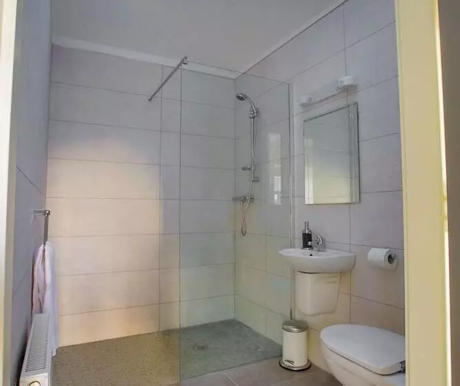 Pension The Red Cottage & Stables