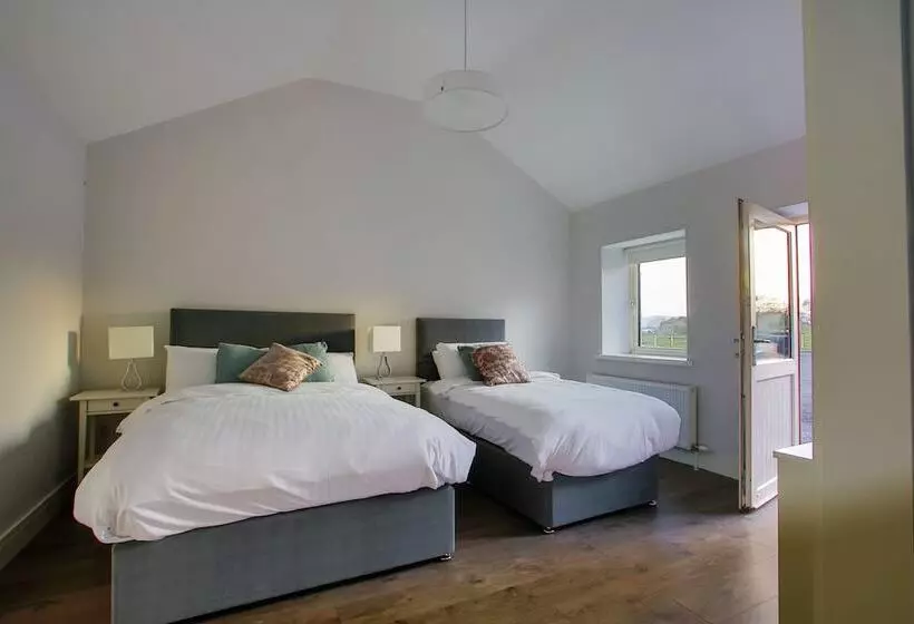 Pension The Red Cottage & Stables