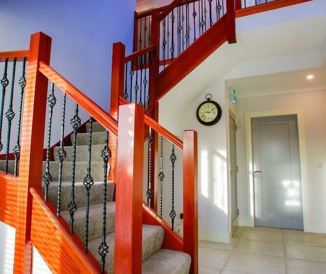 펜션 The Red Cottage & Stables