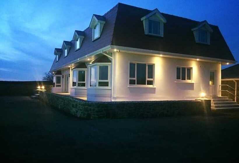 펜션 The Red Cottage & Stables