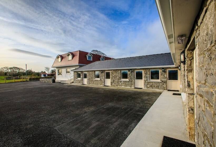 펜션 The Red Cottage & Stables