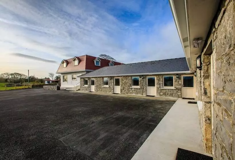 Pension The Red Cottage & Stables