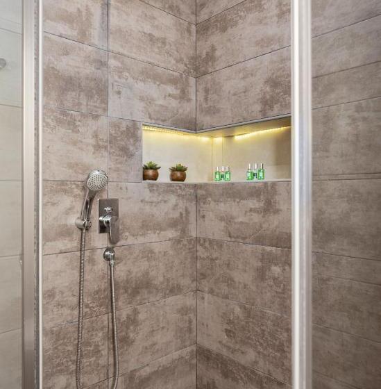 Acropolis Exclusive Residences