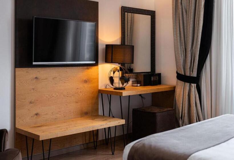 Acropolis Exclusive Residences