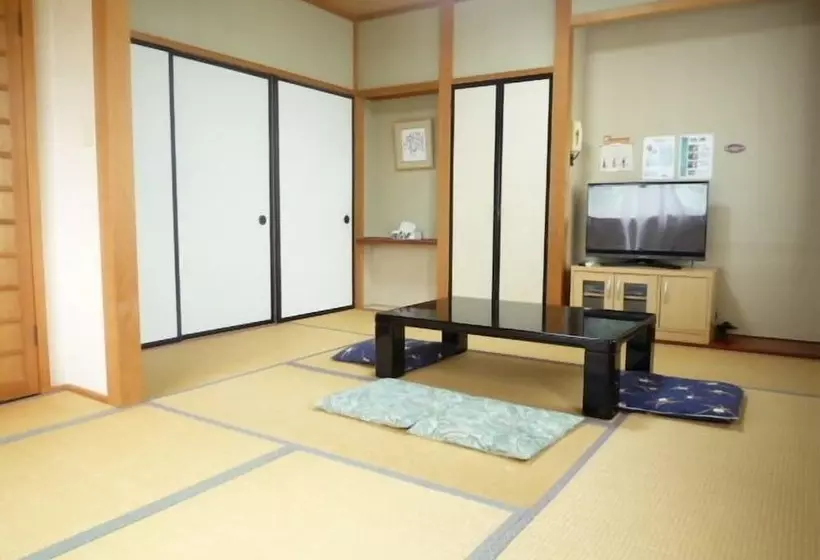 Hotelli Pension Ajiwai