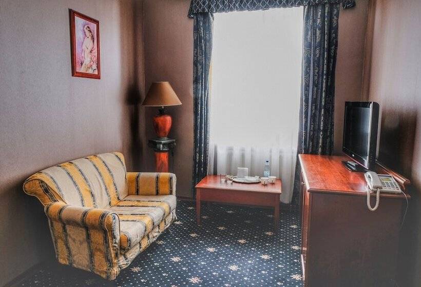 酒店 Polyarnaya Zvezda