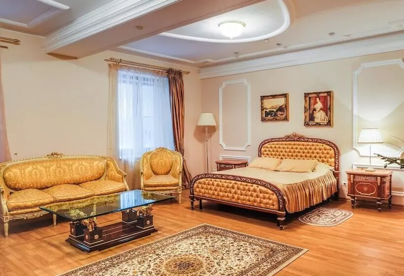 ホテル Polyarnaya Zvezda