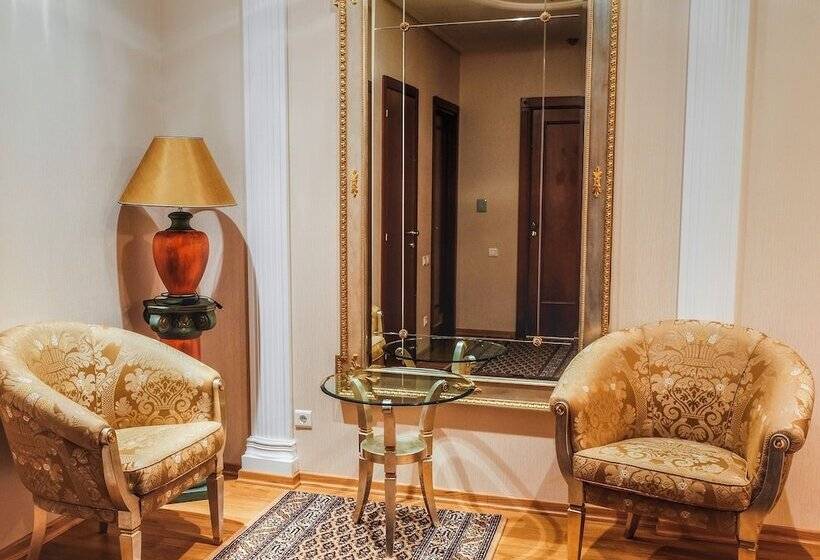 酒店 Polyarnaya Zvezda