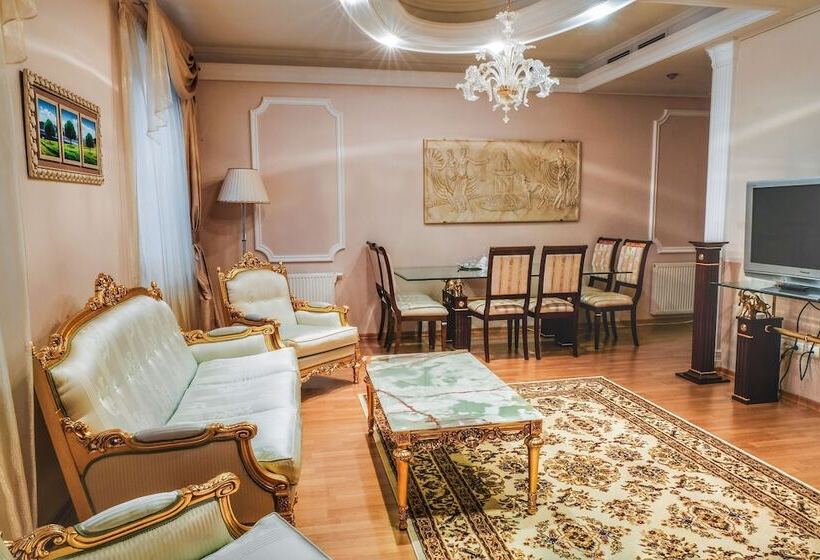 酒店 Polyarnaya Zvezda