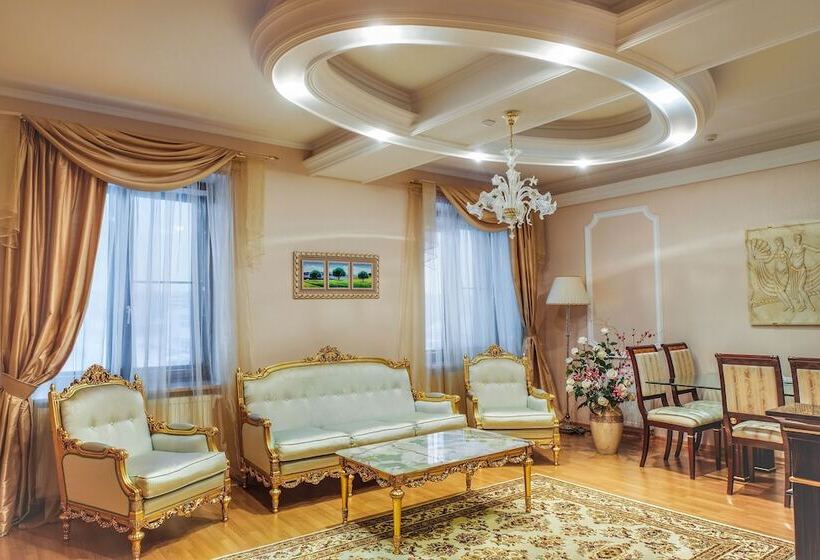 酒店 Polyarnaya Zvezda