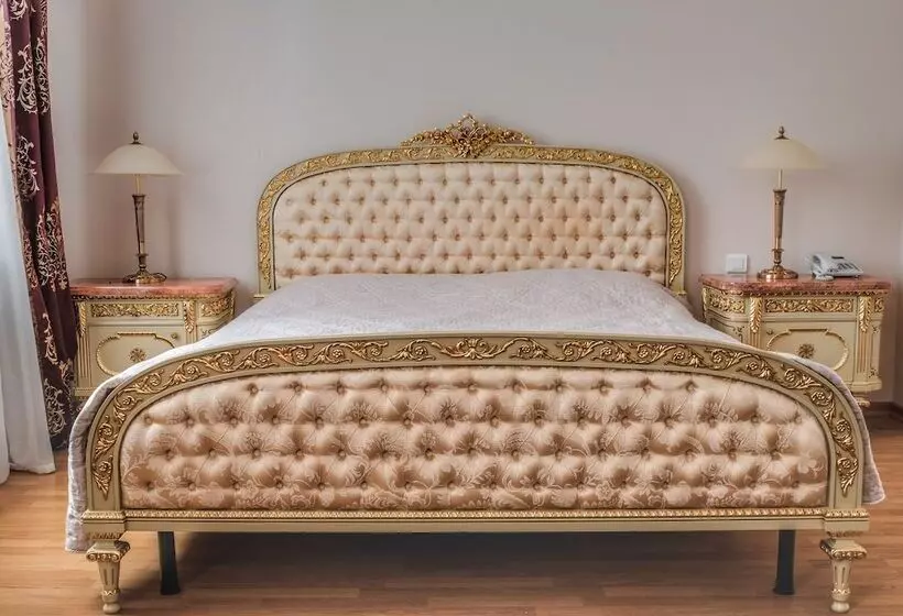 ホテル Polyarnaya Zvezda