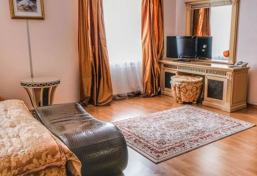 ホテル Polyarnaya Zvezda