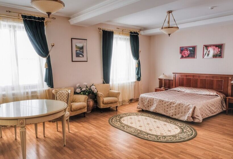 酒店 Polyarnaya Zvezda