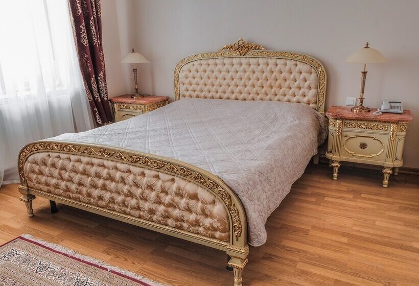 酒店 Polyarnaya Zvezda