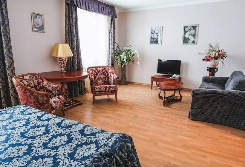 ホテル Polyarnaya Zvezda